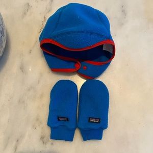 Patagonia Infant/toddler had and mitten set